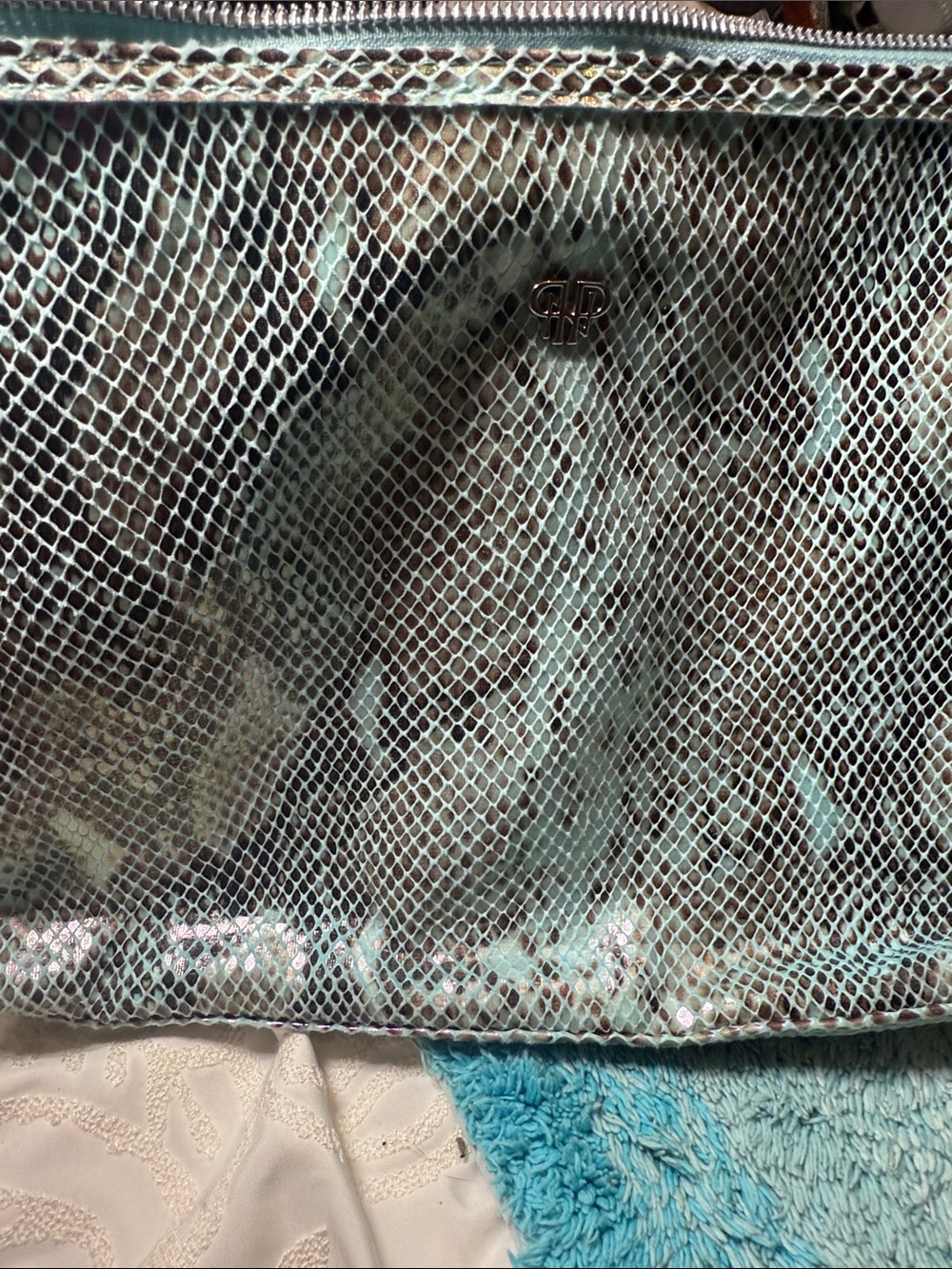 PurseN Litt Teal Snakeskin Getaway Wristlet Makeup Case